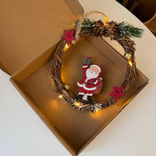 Різдвяний вінок з ротанги новорічний віночок підвісний декор діаметр 18 см Niki Light LED від батарейок дід мороз Різдвяний вінок з ротанги новорічний віночок підвісний декор діаметр 18 см Niki Light LED від батарейок дід мороз